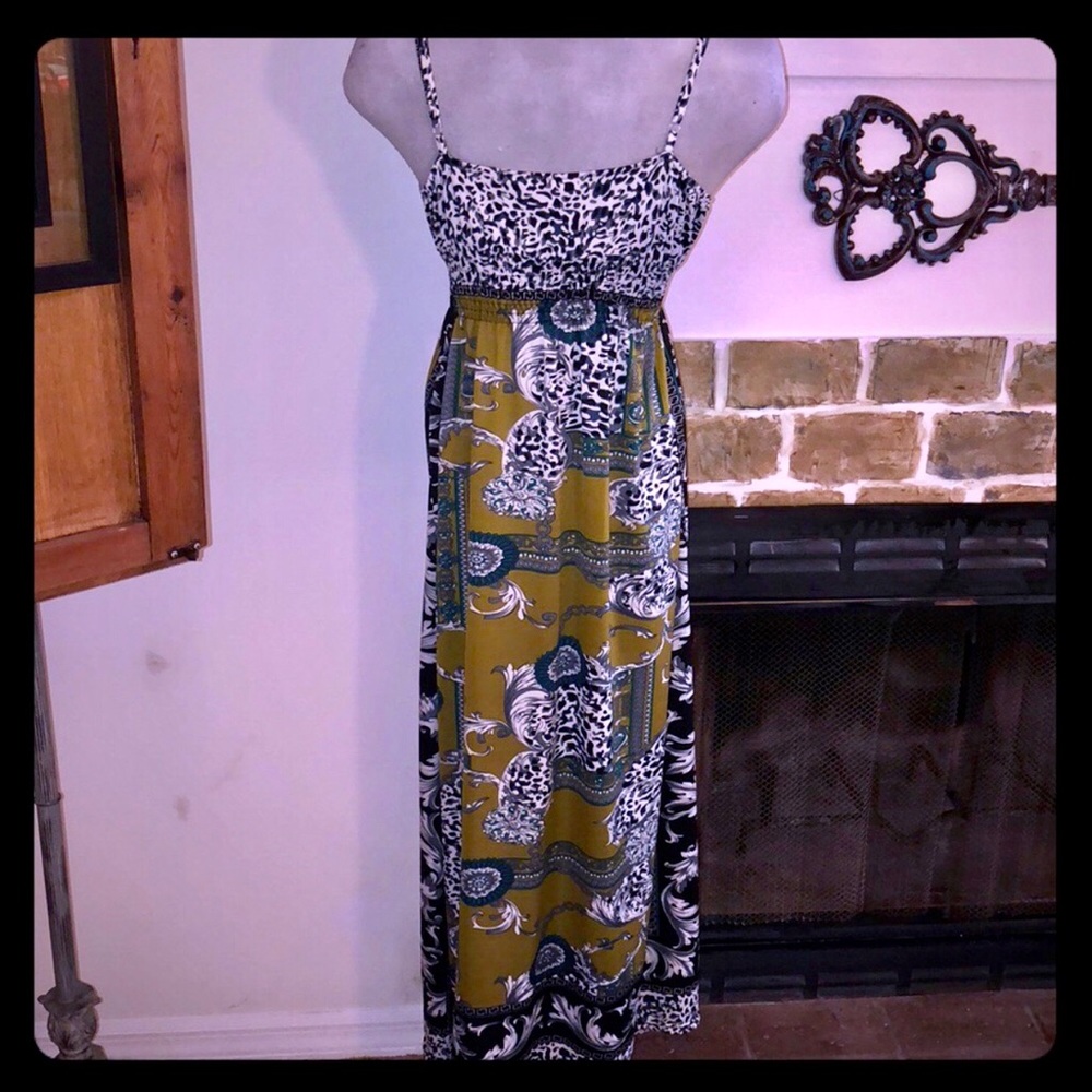 NWOT, Lady's Long Patterned Dress w/Empire Waist - Picture 4 of 7